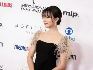 女優ハン・ヒョジュ、国際エミー賞でプレゼンター…流暢な英語の実力に注目