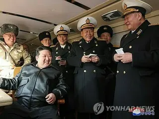 北朝鮮　新型地対艦ミサイル発射と発表＝金正恩氏が立ち会い