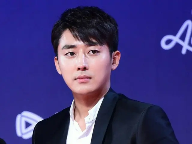 俳優ソン・ホジュン、バラエティ「三食ご飯」チームと「tvN10 AWARDS」参加。