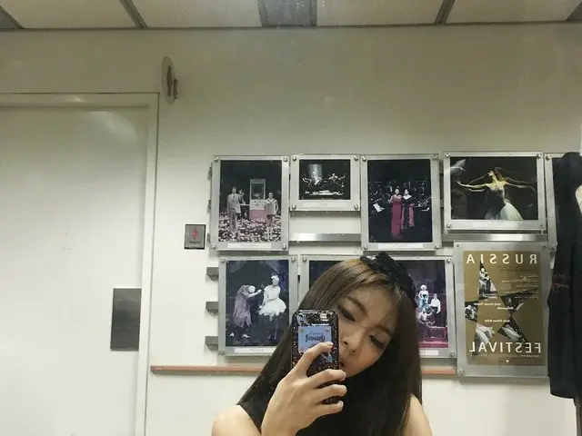 【I公式】f(x) LUNA、画報撮影の近況を公開。