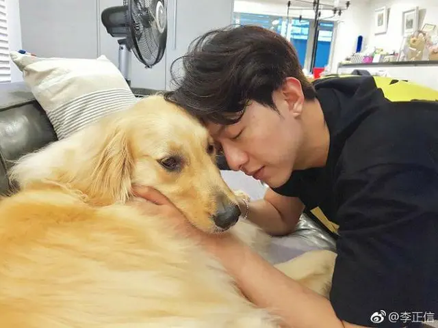 CNBLUE イ・ジョンシン、愛犬との写真を公開。