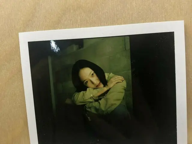 【g公式】f(x)_クリスタル、ポラロイド写真を公開。