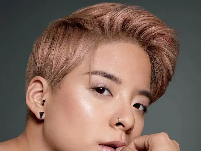 【g公式】f(x)_Amber、SNS更新。