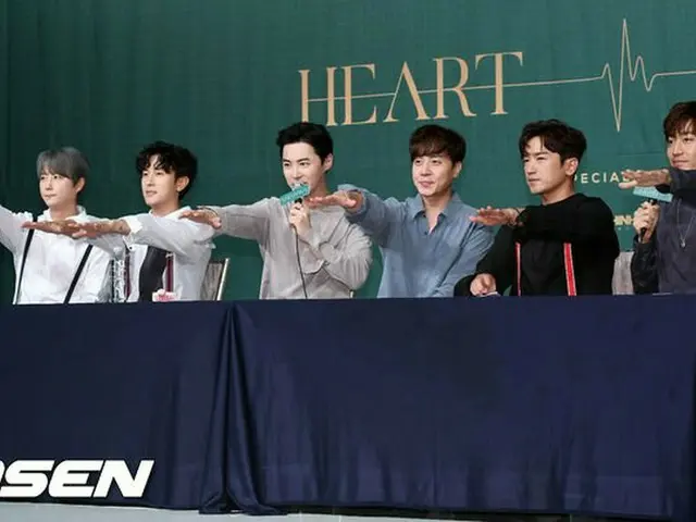 SHINHWA、デビュー20周年記念スペシャルアルバム「HEART」発売記者会見に出席。