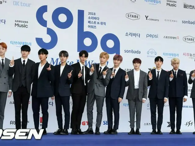 Wanna One、「2018 SORIBADA BEST K-MUSIC AWARDS」ブルーカーペットに登場。