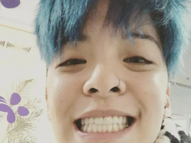 【g公式】f(x)_Amber、歯の校正が完了。