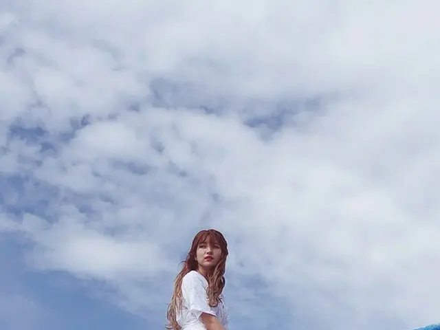 【g公式】GFRIEND、写真公開。