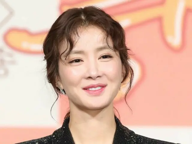 女優イ・シヨン、KBS新水木ドラマ「どうしたのプンサンさん」制作発表会に出席。