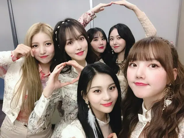 【t公式】GFRIEND、写真公開。