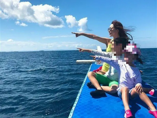 常習賭博で2審控えて自粛中のS.E.S. シュー、海外旅行を満喫する写真掲載に「軽率だった」と反省。