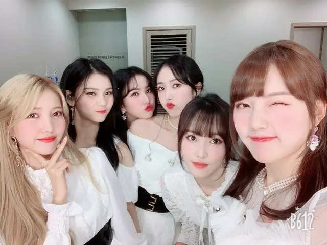 【t公式】GFRIEND、写真公開。