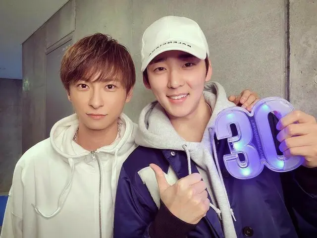 【G公式】U-KISS_出身Kevin、SHINJIRO ATAE (from AAA)のソロライブ観覧記念の2ショットを公開。