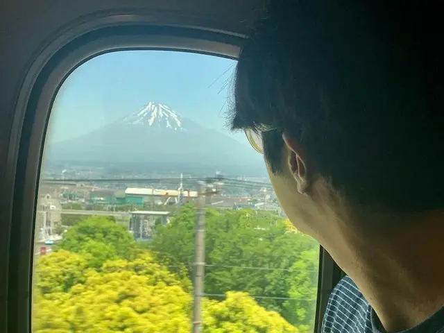 【G公式】俳優チョン・イル、富士山との2ショットを公開。