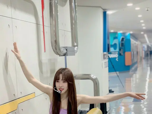 、、【t公式】GFRIEND、写真公開。