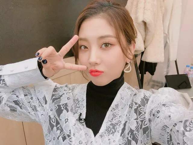 【t公式】CLC、[📢]今日の美容妖精スンヨンが出会う捺印ことを忘れなかったんです？✨ しばらくして、10時30分、忘れずにチャンネルA PLUS#満杯Bea