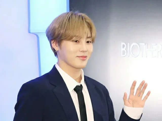 Wanna One 出身 ハ・ソンウン、BIOTHERMポップアップストアのオープンイベントに出席。