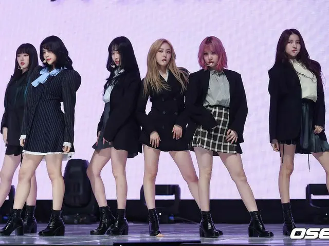 GFRIEND、ニューミニアルバム「回:LABYRINTH」発売記念ショーケース開催中。