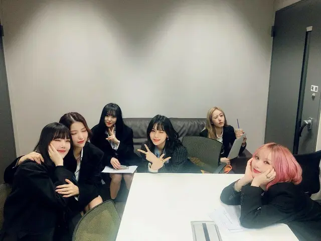 【t公式】GFRIEND、[📺 #カノAir] 声だけ聞いても嬉しい #GFRIEND #GFRIEND💜💙 #MBCFM4U #正午の希望曲がすでに蜂蜜