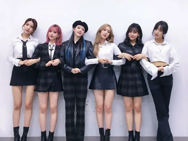 【t公式】GFRIEND、[🎞#G_TODAY] #GFRIEND #GFRIEND #交差点#Crossroads #THE_SHOW #OOTD