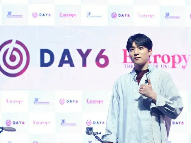 「DAY6」ソンジン、本日(8日)生配信したVLIVEでこの日に現役入隊することを突然発表…VLIVE中はすでに軍に向けて走っている車の中。