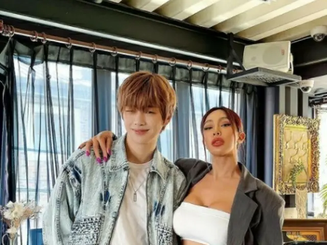 Jessi、カン・ダニエル とのクールなツーショット写真を公開。