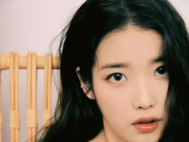 IU(アイユー)、カカオウェブトゥーンのブランドモデルに。