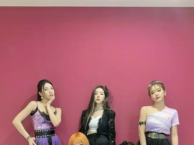 【t公式】RED VELVET、みなさん今日音楽中心！みんな見ました？ それぞれの人生で、私たちはすべてのクイーンでありキングであり、一緒にいる時より美しい存在