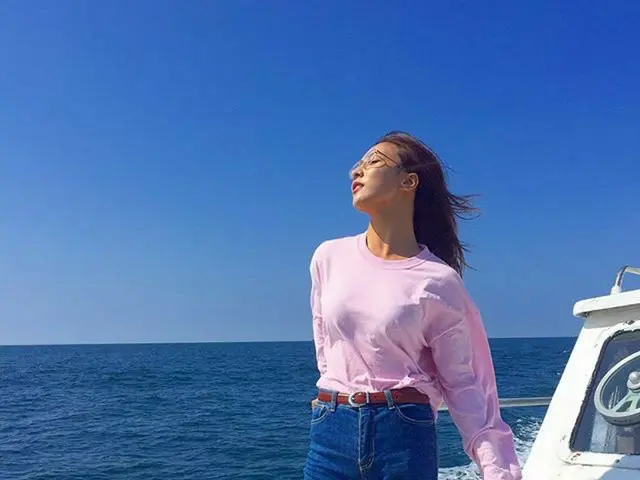 f(x) Luna、済州(チェジュ)島の風の中。