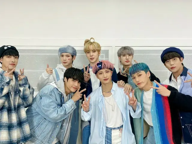 【T公式】ATEEZ、[📷] TODAY ATEEZ ⠀ ATINYを最も愛して大切に ATEEZクラスメート皆集まってください！🖐 ⠀#TODAY_ATE