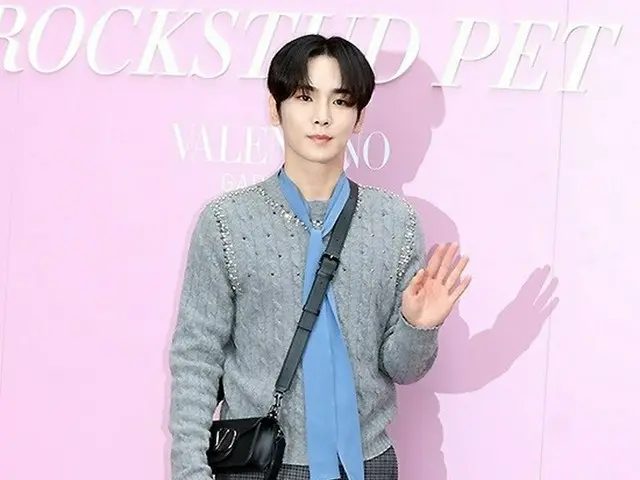 キー(SHINee)、ヴァレンティノ ガラヴァーニ「Rockstud Pet」ポップアップイベントに出席。