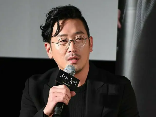 俳優ハ・ジョンウ、映画「神と共に」の制作発表会に出席。