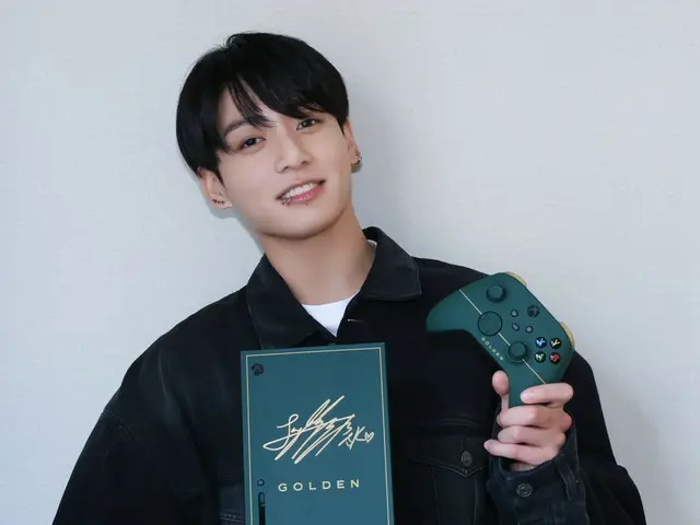 JUNG KOOK（BTS）、アルバム「GOLDEN」仕様のXBOXを手にした写真を公開で話題に。