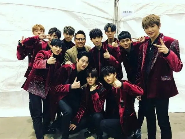 歌手ユン・ジョンシン、Wanna One と撮影した写真を公開。