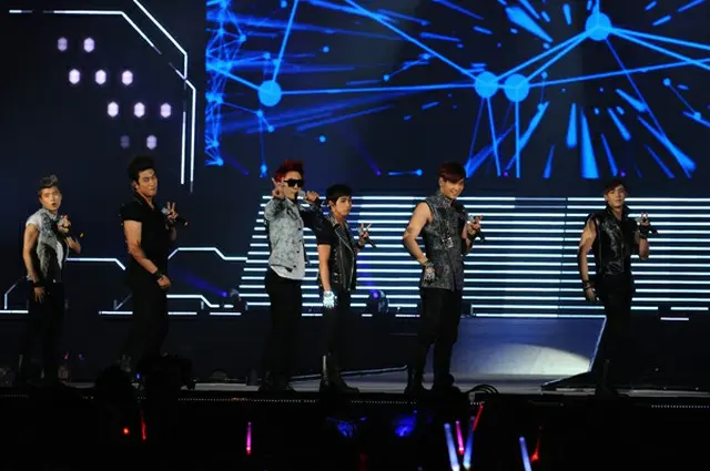 2PM（C）KBS Music Bank Committee