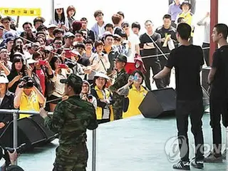 「現役兵入営文化祭」に出席した兵務広報大使のRain(ピ)