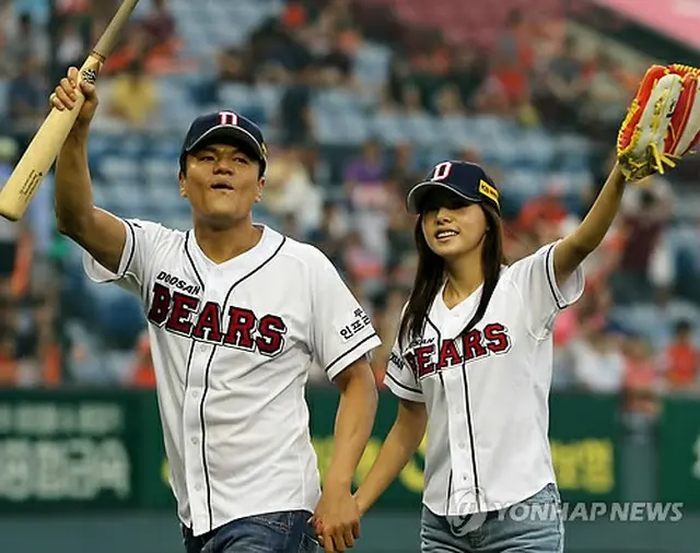 歌手パク・チニョンと女優ミン・ヒョリン