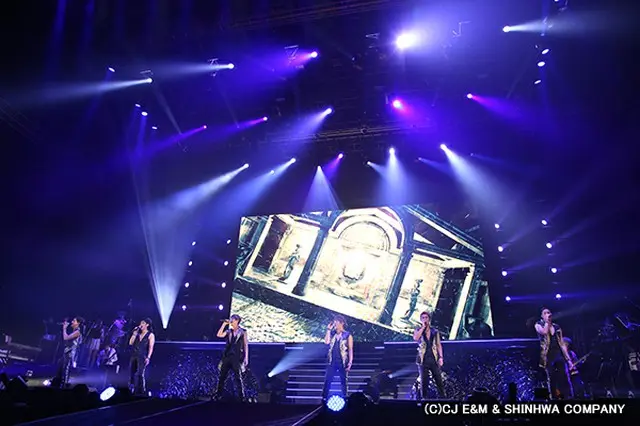 「2013 SHINHWA GRAND TOUR‘THE CLASSIC’ IN TOKYO」