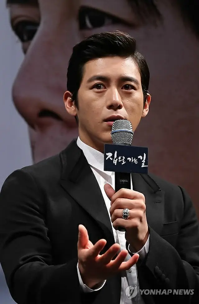 俳優コ・ス