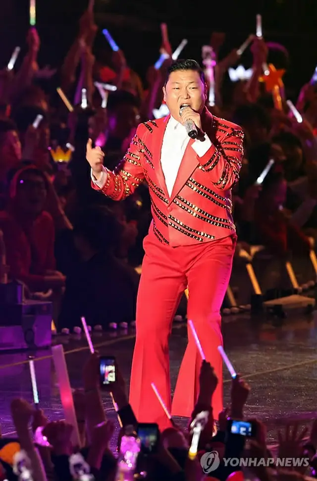 「2013 PSY CONCERT月夜に体操」