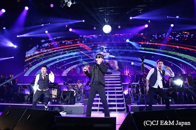 シン・スンフンの日本公演「THE SHIN SEUNG HUN JAPAN LIVE 2013 ～GREAT WAVE～」