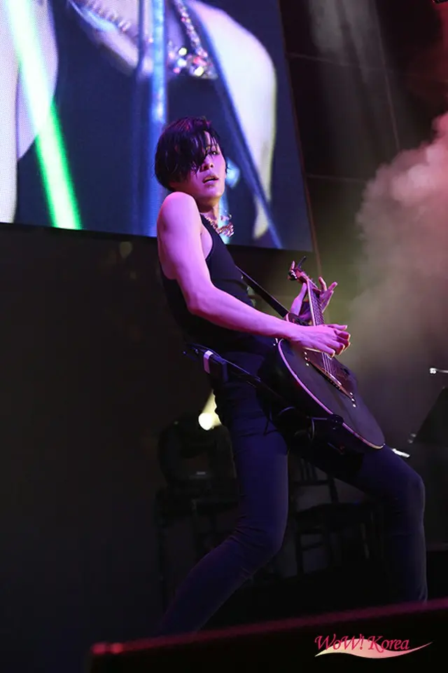 「ICON NO MIN WOO MINEW Christmas THE XMAS SHOW」