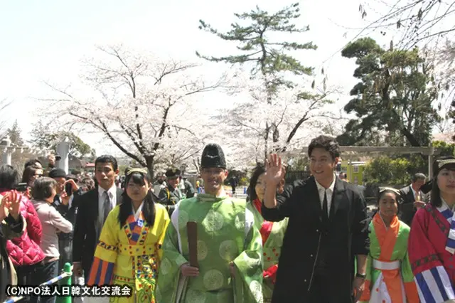 イベント翌日にファンとともに高麗郷へ旅する俳優チョ・ヒョンジェ