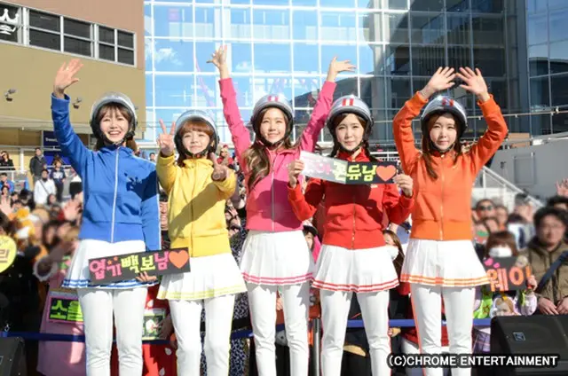 「CRAYON POP」左からグンミ、ソユル、エリン、チョア、ウェイ