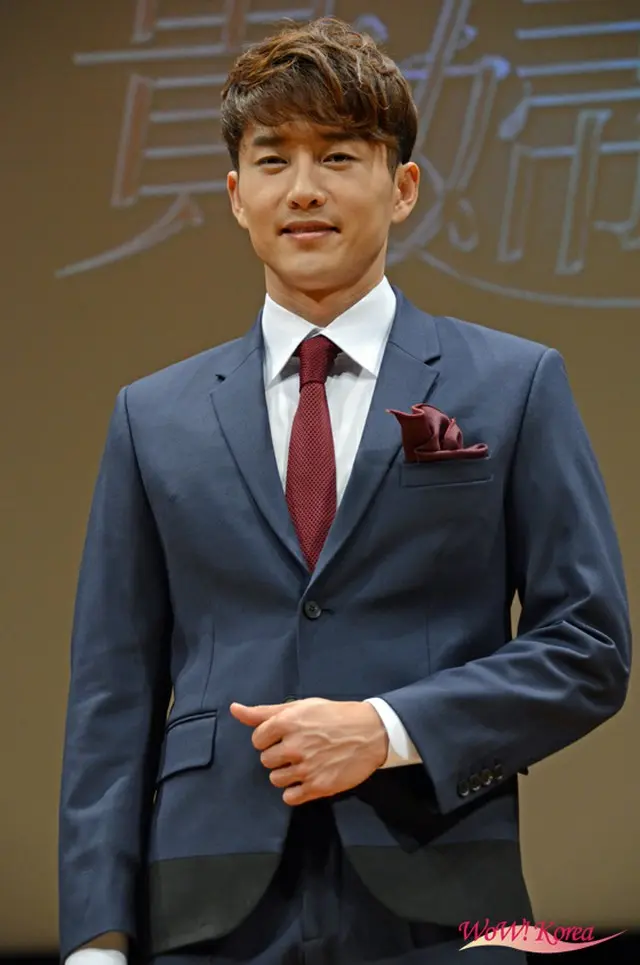 俳優ヒョン・ウソン