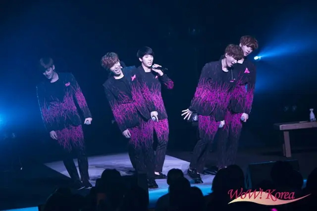 「U-KISS」