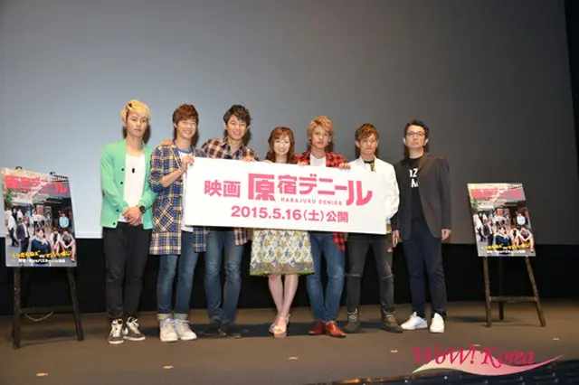 左からギュミン、ジュノ、ミンス、女優武田梨奈、ジュン、シュウタ、タカハタ秀太監督