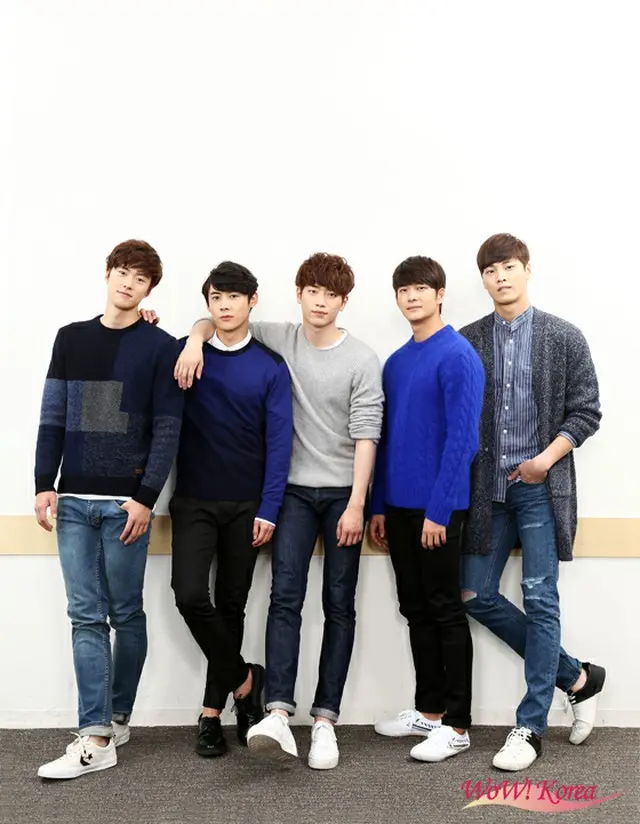 「5urprise」左からコンミョン、ユイル、ソ・ガンジュン、カン・テオ、イ・テファン