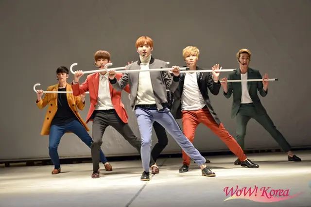 「U-KISS」