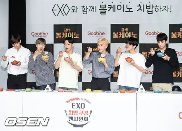 「EXO」左からKAI、SUHO、CHEN、XIUMIN、BAEK HYUN、SEHUN