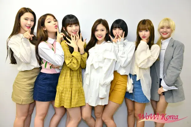 「OH MY GIRL」左からジホ、スンヒ、アリン、ヒョジョン、ビニ、ユア、ミミ